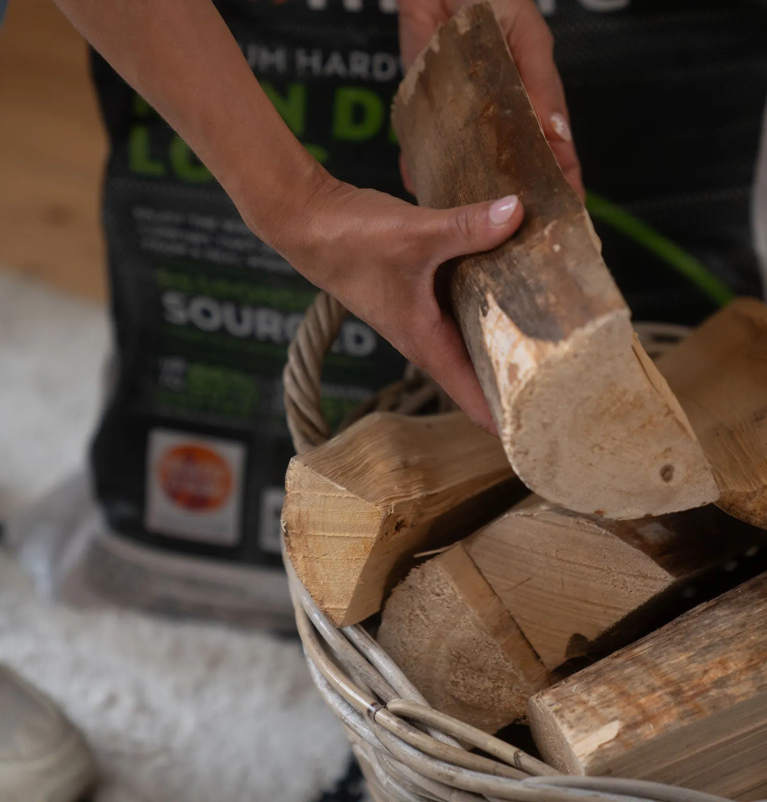 12 Handy Bags of Kiln-Dried Logs