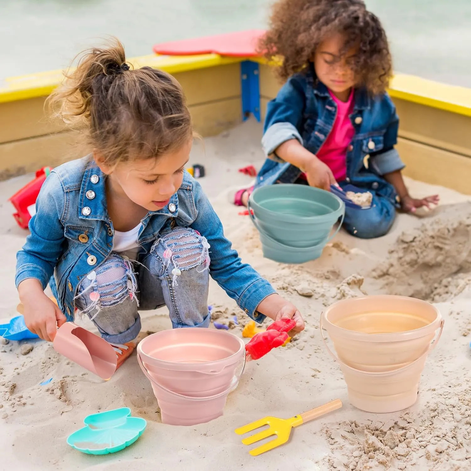 18 Pcs Collapsible Beach Toys Collapsible Sand Bucket Seashell Bags Beach Tools Metal Garden Tools Cylinder Spoon Fork Rake Flat and Pointed Shovel(3 Colors,Morandi)