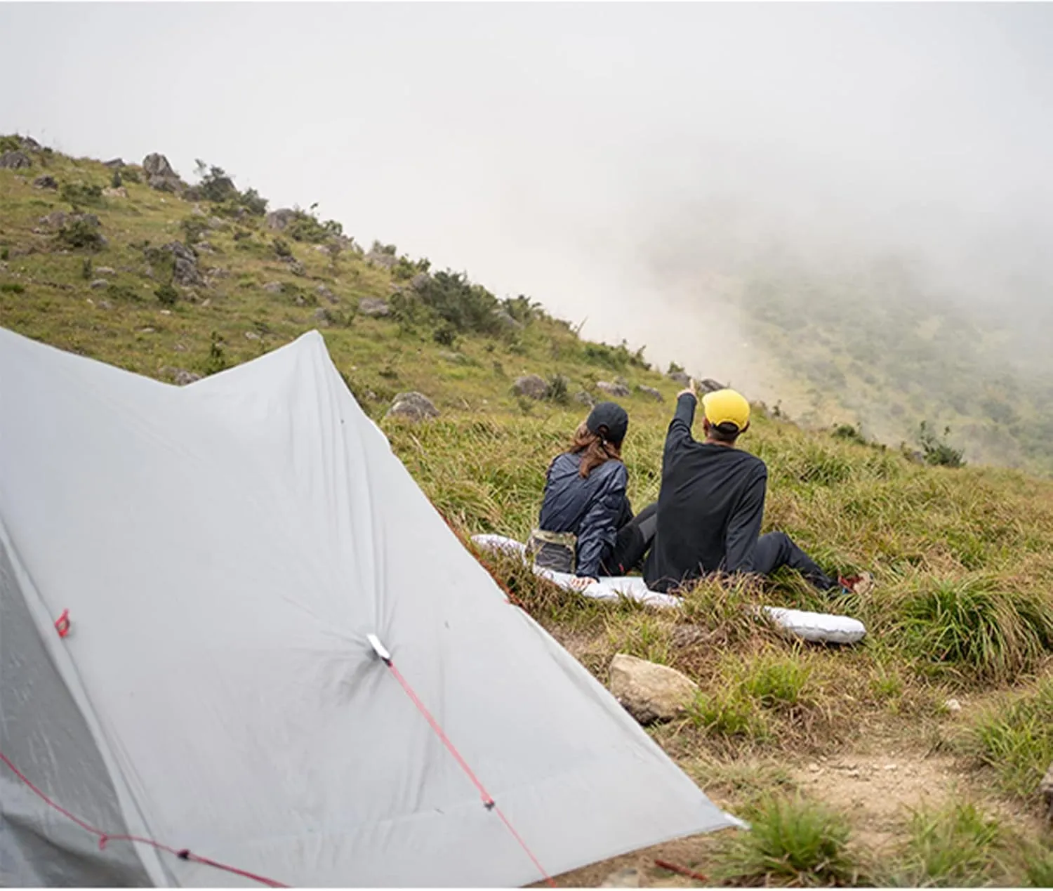 2 Person Outdoor Ultralight Camping Tent 3 Season 20D Nylon Both Sides Silicon Tent Easy Set Up Windproof Tent Portable Carry Bag