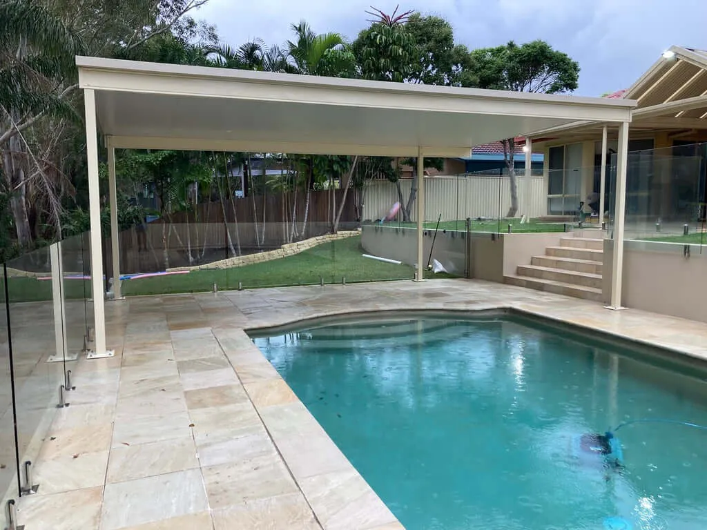 Attached Insulated Patio/Carport Masonry/Brick/Concrete Wall 6 x 6.8m