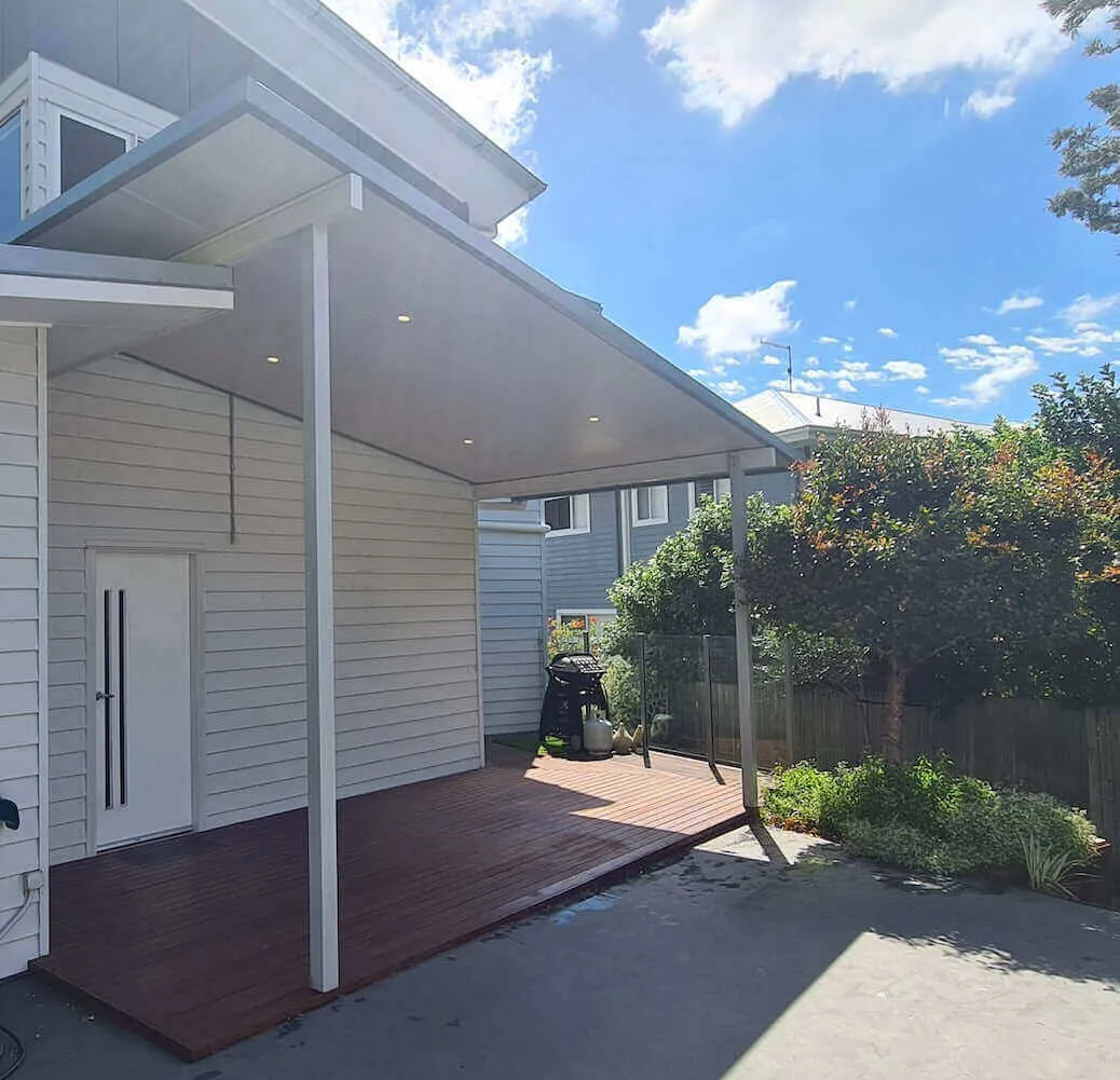 Attached Insulated Patio/Carport Masonry/Brick/Concrete Wall 7 x 2.7m