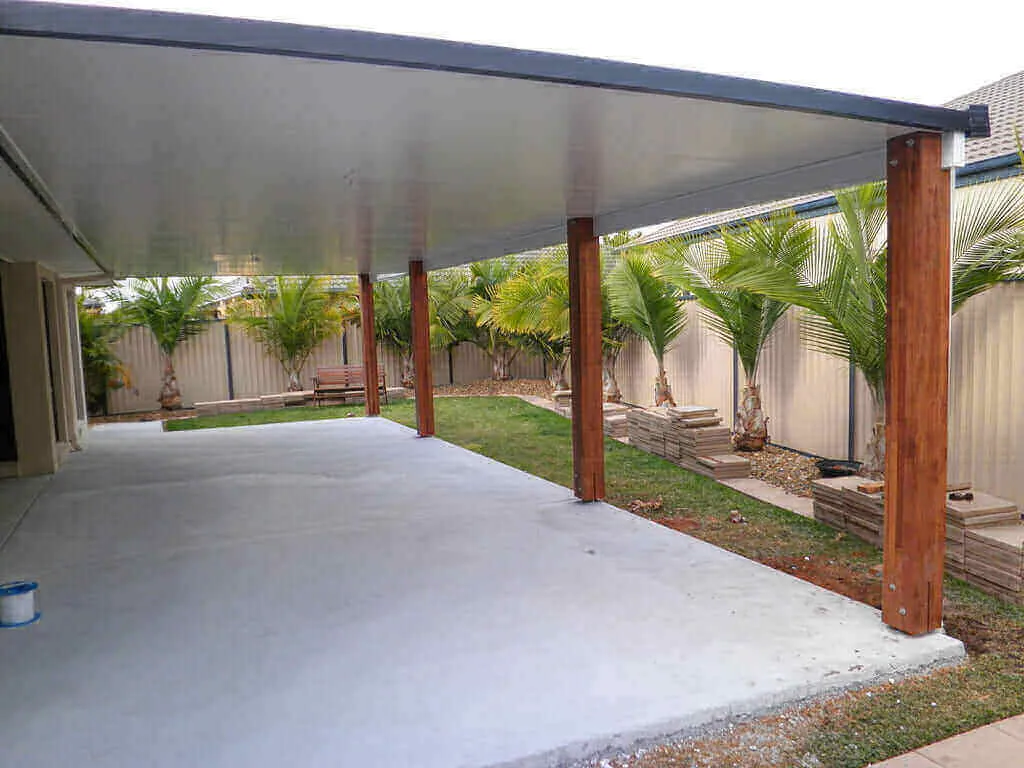 Attached Insulated Patio/Carport Masonry/Brick/Concrete Wall 7 x 2.7m
