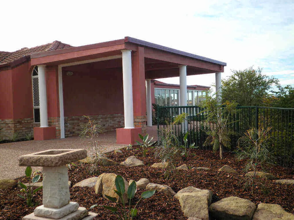 Attached Insulated Patio/Carport Masonry/Brick/Concrete Wall 7 x 2.7m