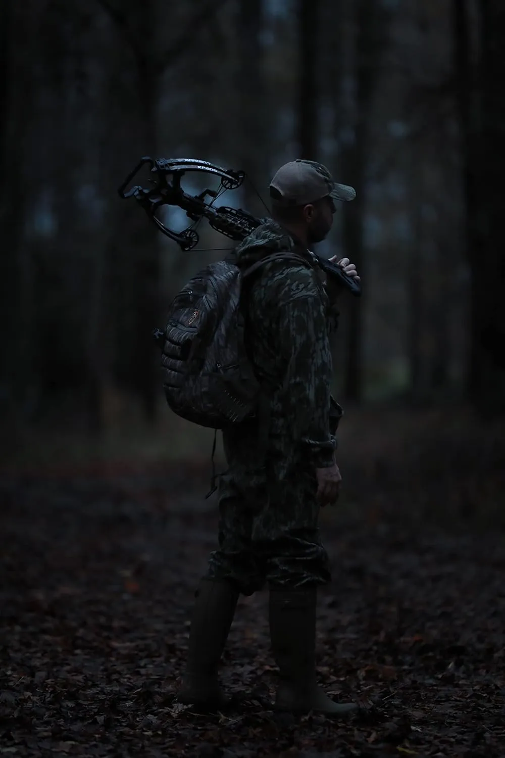 Barnett Archery Hyper XP 405 Crossbow with Two Hyperflite 22" Arrows, Illuminated 4X32mm Scope, and Rope Cocking Device, and Lightweight Side Mount Quiver