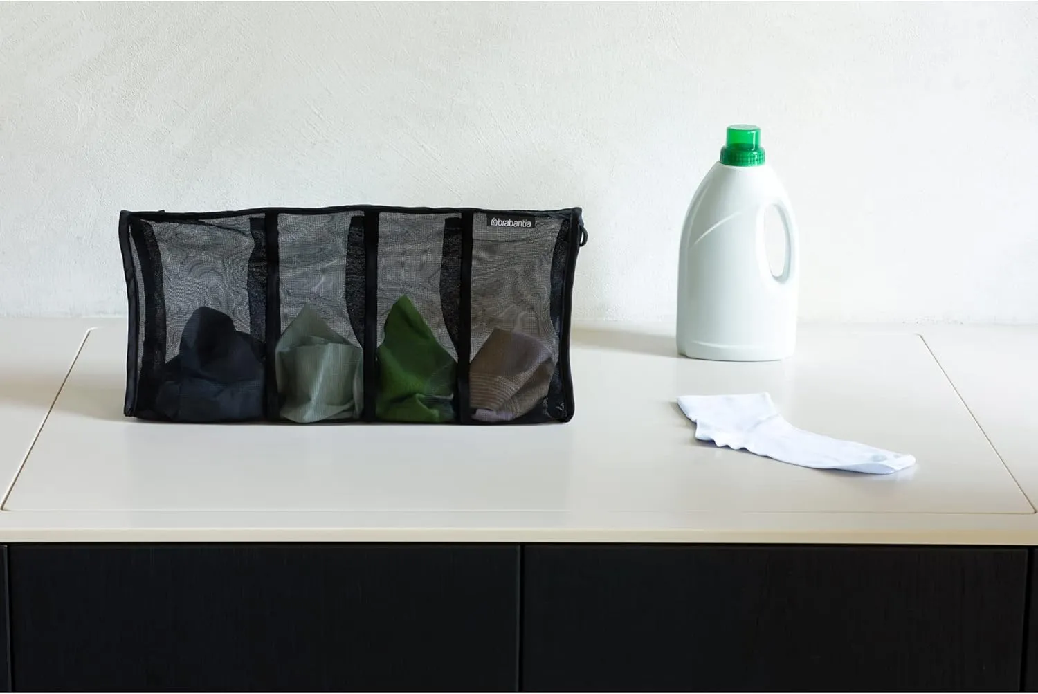 Brabantia Mesh Zip Up Laundry Socks/Accessories Bag (Black) for Washing Machine Delicates, Hosiery, Travel Bags