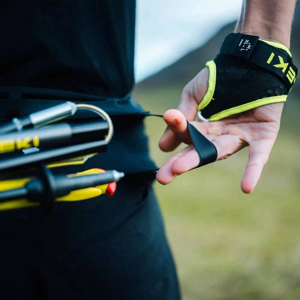 COMPRESSPORT Free Belt Pro - Ergonomic - Ultralight - 6hrs of Autonomy - No Swinging - Large Compartment - Black
