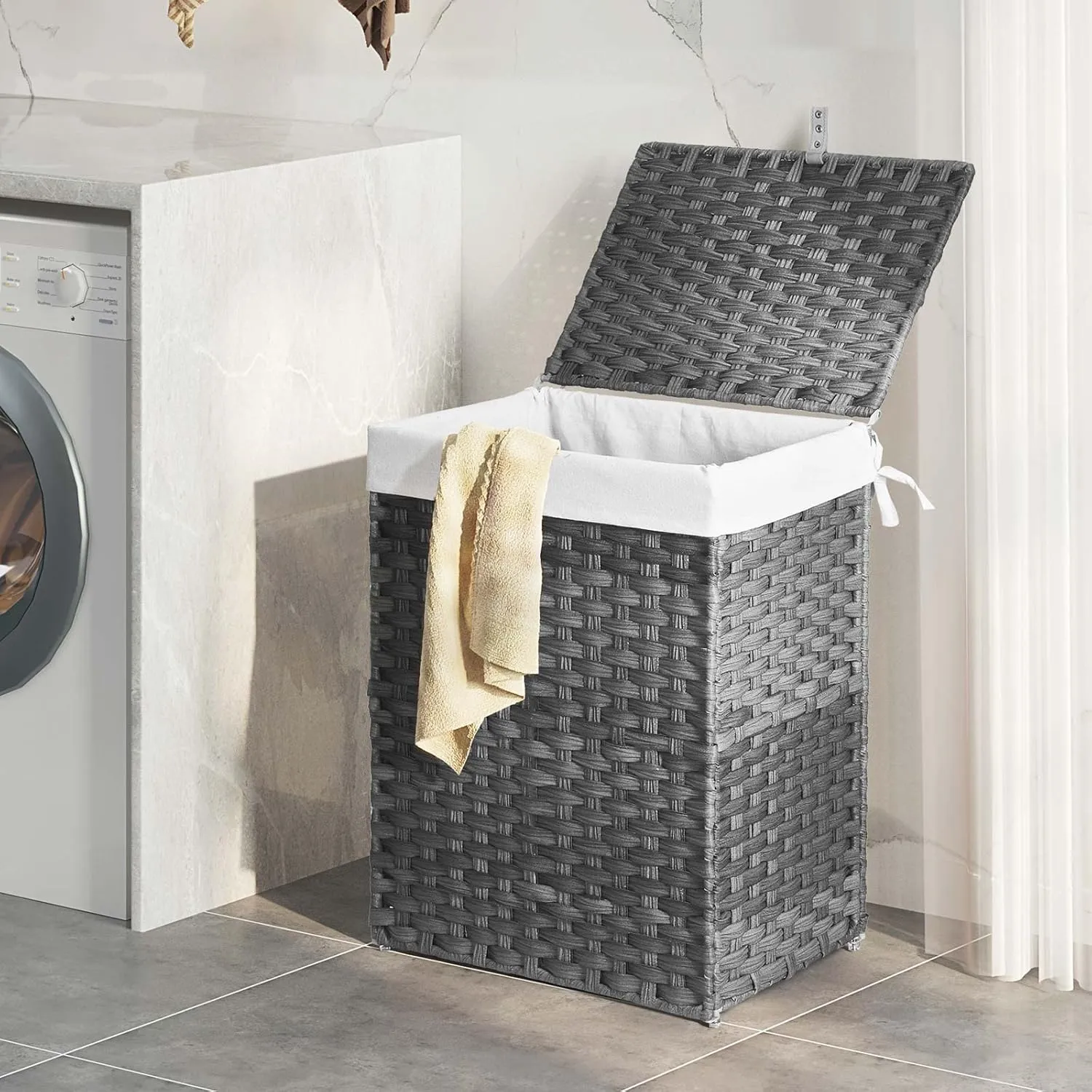 Greenstell Laundry Hamper with Lid, 90L Clothes Hamper with 2 Removable Liner Bags & 2 Mesh Laundry Bags, Handwoven Synthetic Rattan Laundry Basket for Clothes, Toys in Bathroom, Bedroom Grey