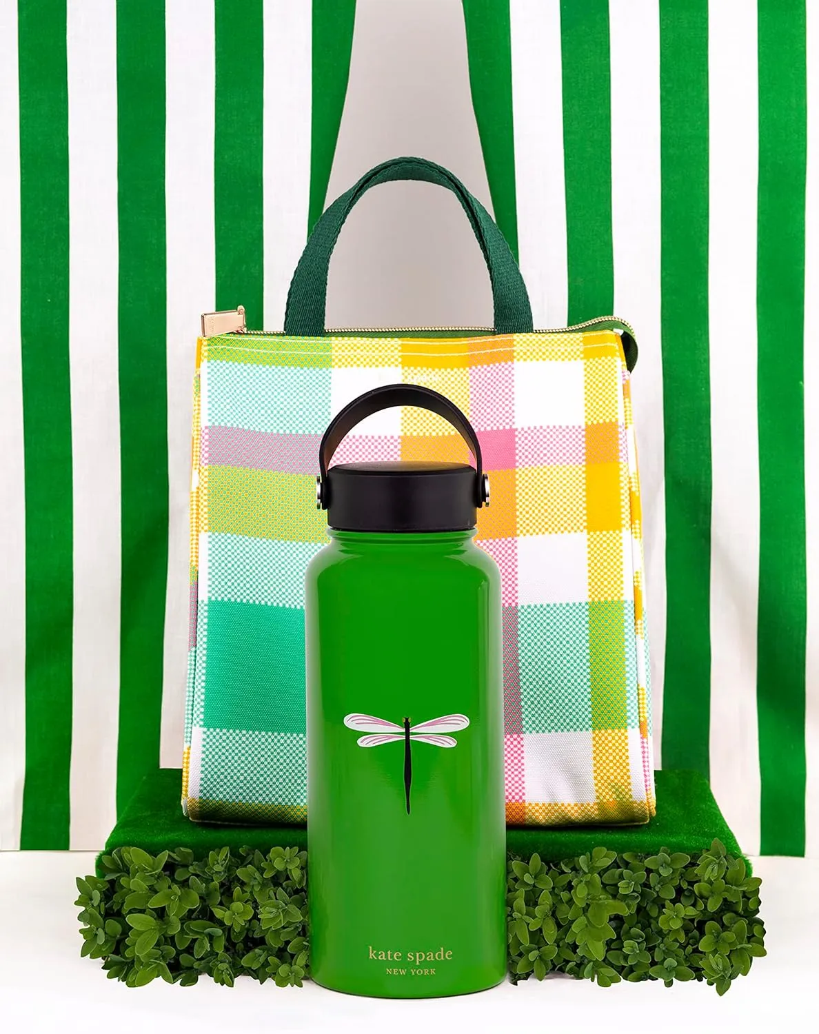 Kate Spade New York Portable Soft Cooler Lunch Bag, Small Insulated Tote, Thermal Lunch Bag with Silver Insulated Lining and Storage Pocket, Spring Plaid