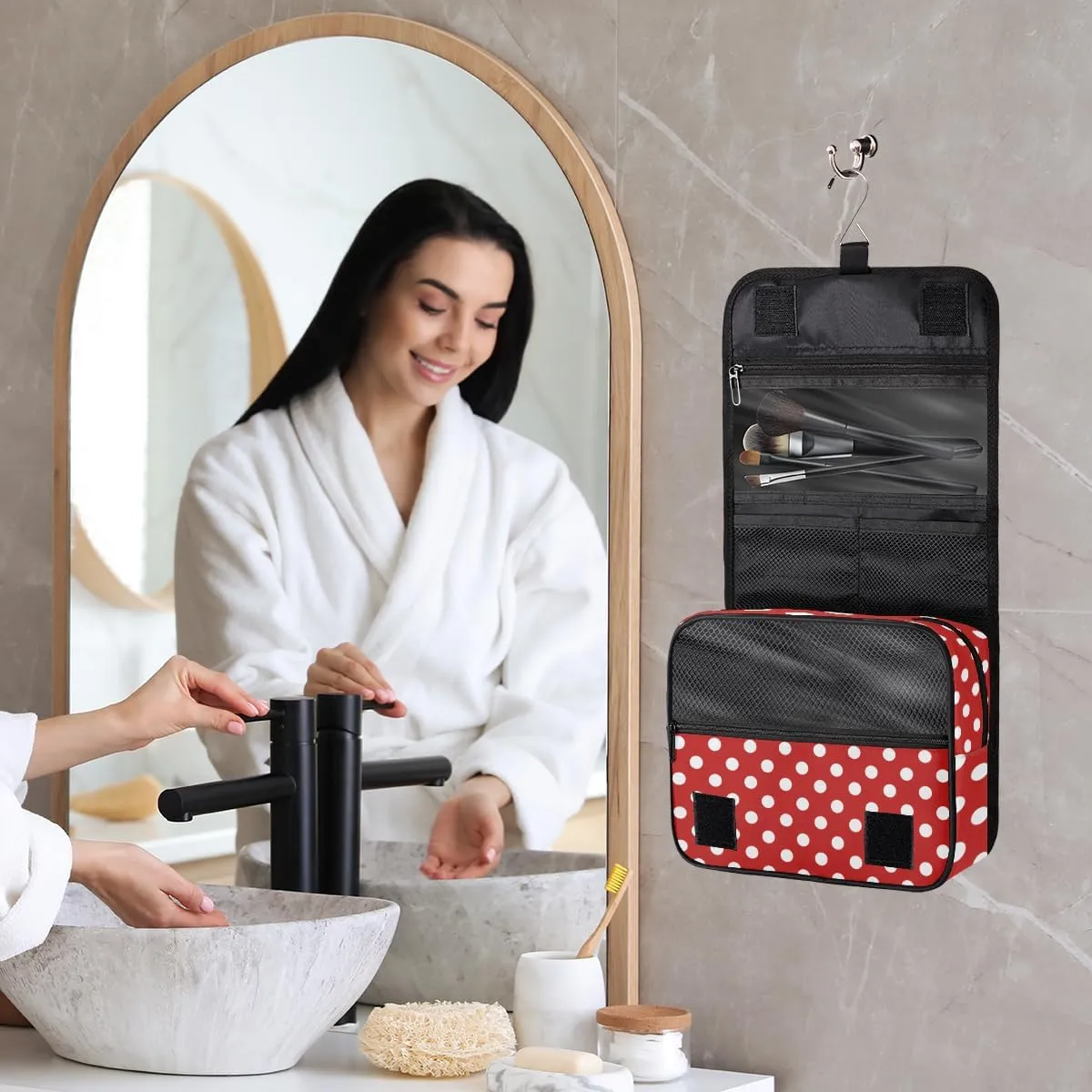 Polka Dot Makeup Bag Travel Cosmetic Bag with Zipper Pocket and Handle Travel Makeup Organizer Bag Water-resistant Toiletry Bags for Traveling Women Men Ladies Girls