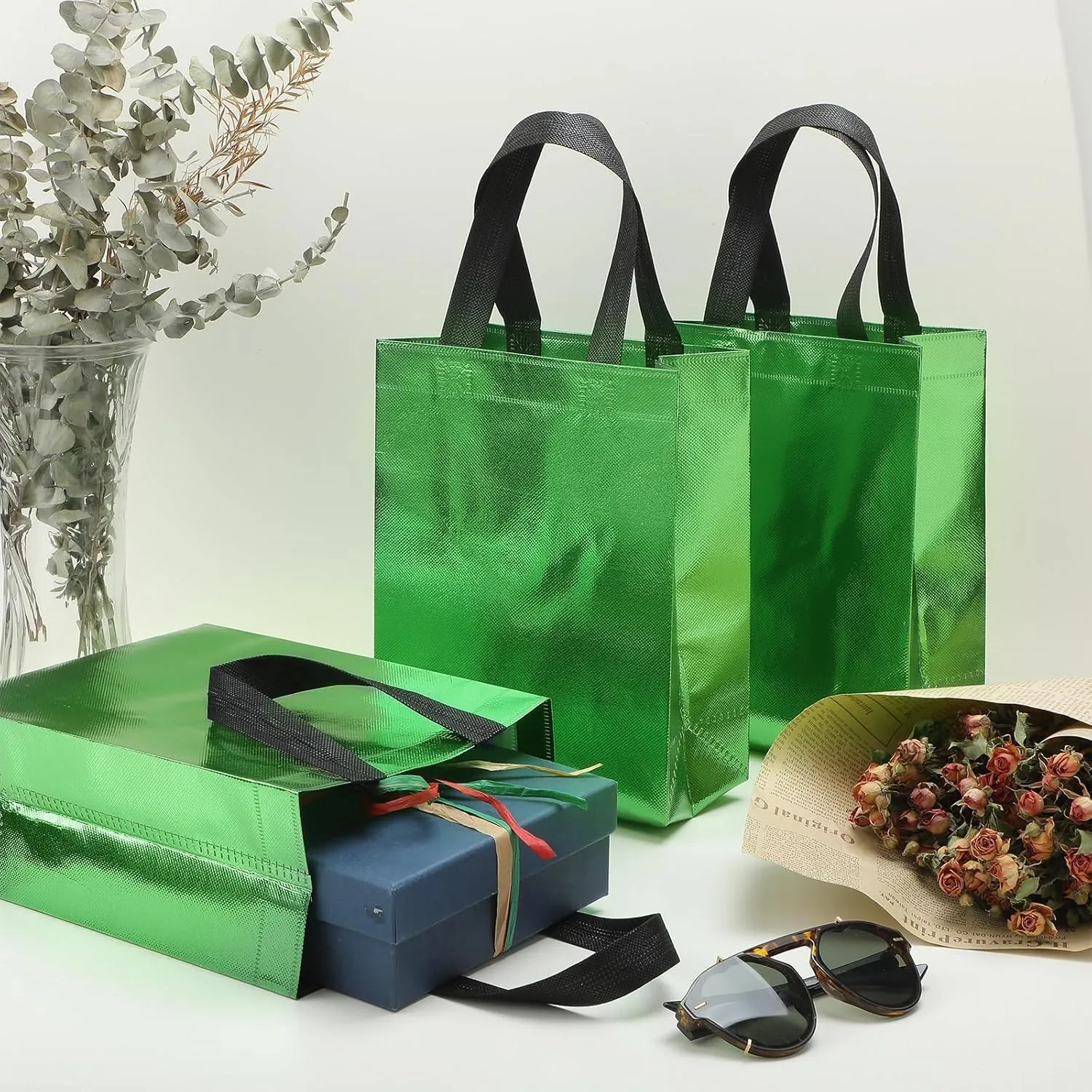 Sadnyy 48 Pcs Green Gift Bags with Handles Medium 8x4x10 Inch Holographic Reusable Gift Bags Bulk Metallic for Graduation