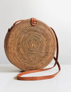THE WINDING ROAD WOVEN ATA GRASS CIRCLE BAG